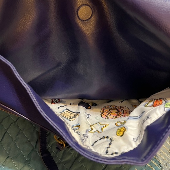 Retro purple messenger bag with TONS of storage! - Picture 6 of 7